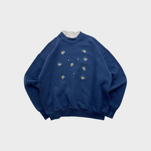 Load image into Gallery viewer, Vintage 90s Embroidered Daisy Flowers Cute Embroidered Crewneck Sweatshirt
