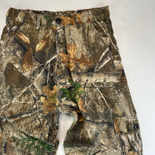 Load image into Gallery viewer, Realtree Camo Cargo Pants (S)
