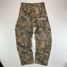 Load image into Gallery viewer, Realtree Camo Cargo Pants (S)
